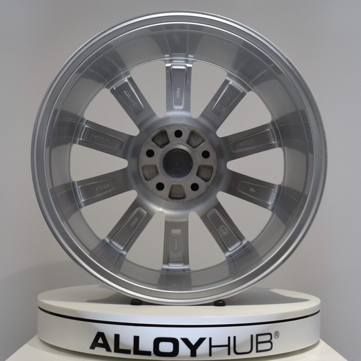 Genuine Volkswagen VW Golf MK5 R32 Omanyt 10 Spoke 18" inch Alloy Wheels with Silver & Diamond Turned Finish 1K0 601 025 BL
