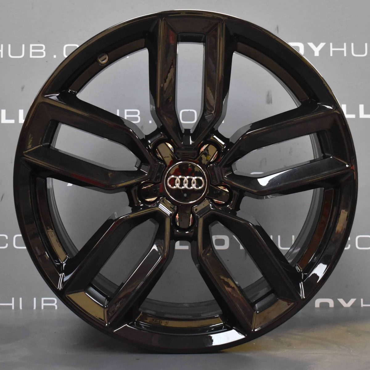 Genuine Audi S3 RS3 A3 8V 5 Twin Spoke 18" Inch Alloy Wheels with Gloss Black Finish 8V0 601 025 M
