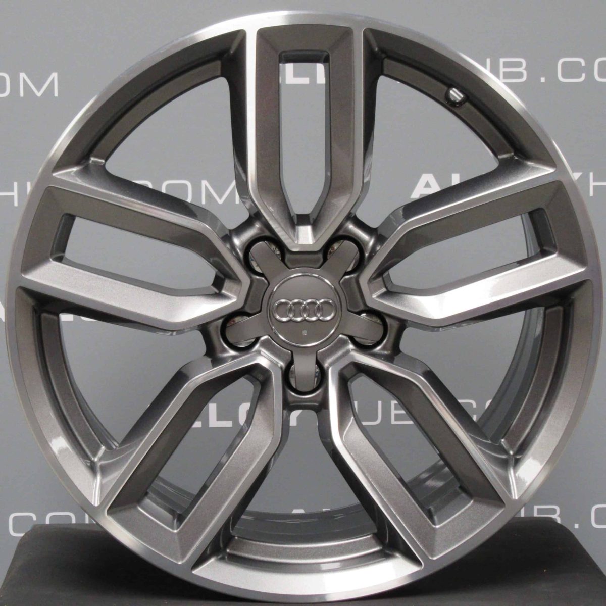 Genuine Audi S3 RS3 A3 8V 5 Twin Spoke 18" Inch Alloy Wheels with Grey & Diamond Turned Finish 8V0 601 025 M