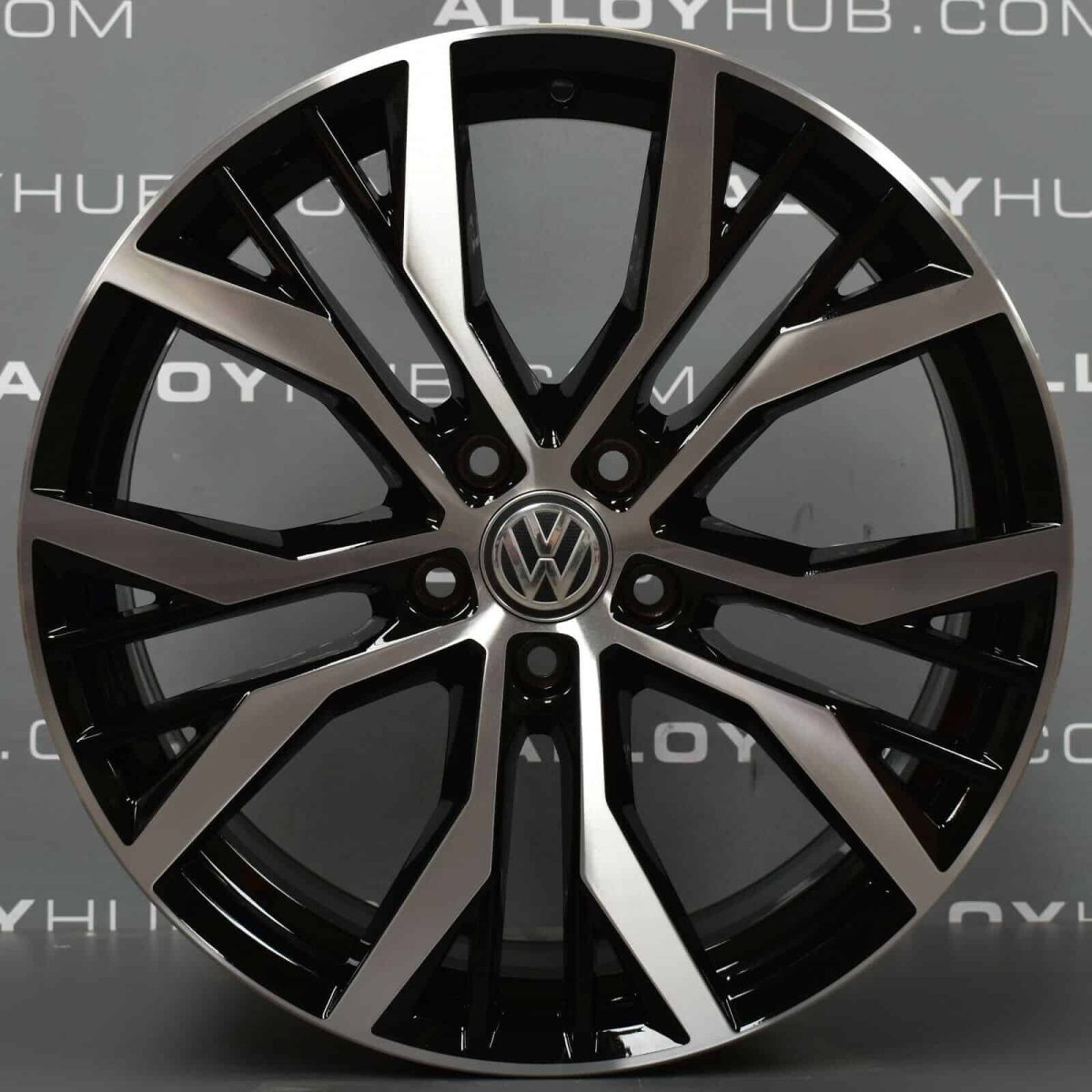 Genuine Volkswagen Golf MK7 GTD Santiago 19" inch Alloy Wheels with Black & Diamond Turned Finish 5G0 601 025 AN