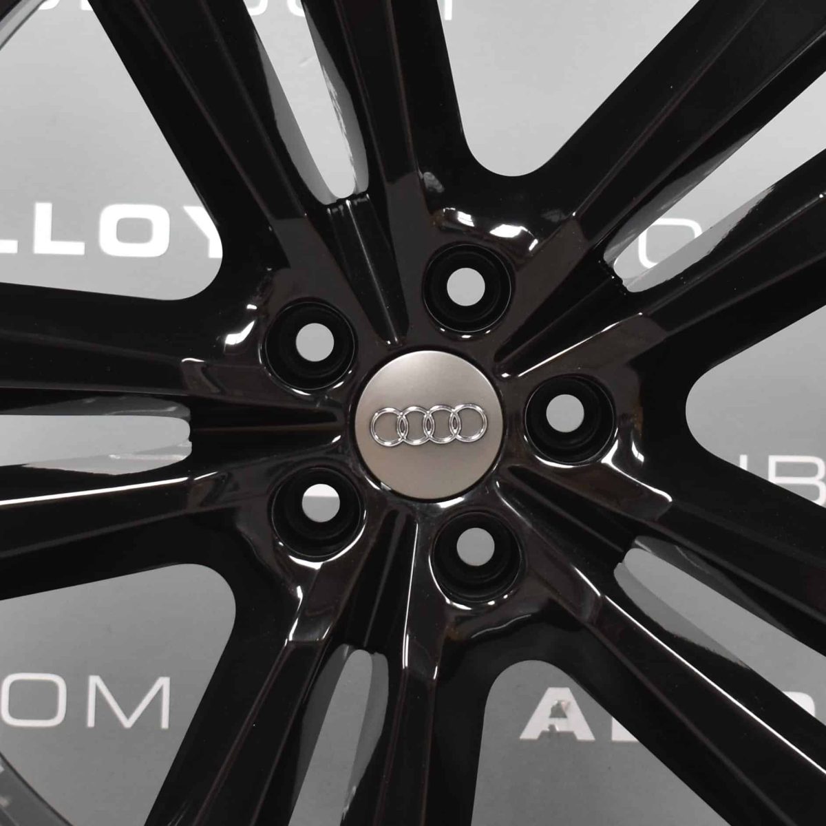 Genuine Audi Q7 4M 20″ Inch 5 Twin Spoke Alloy Wheels with Gloss Black Finish 4M0 601 025 H