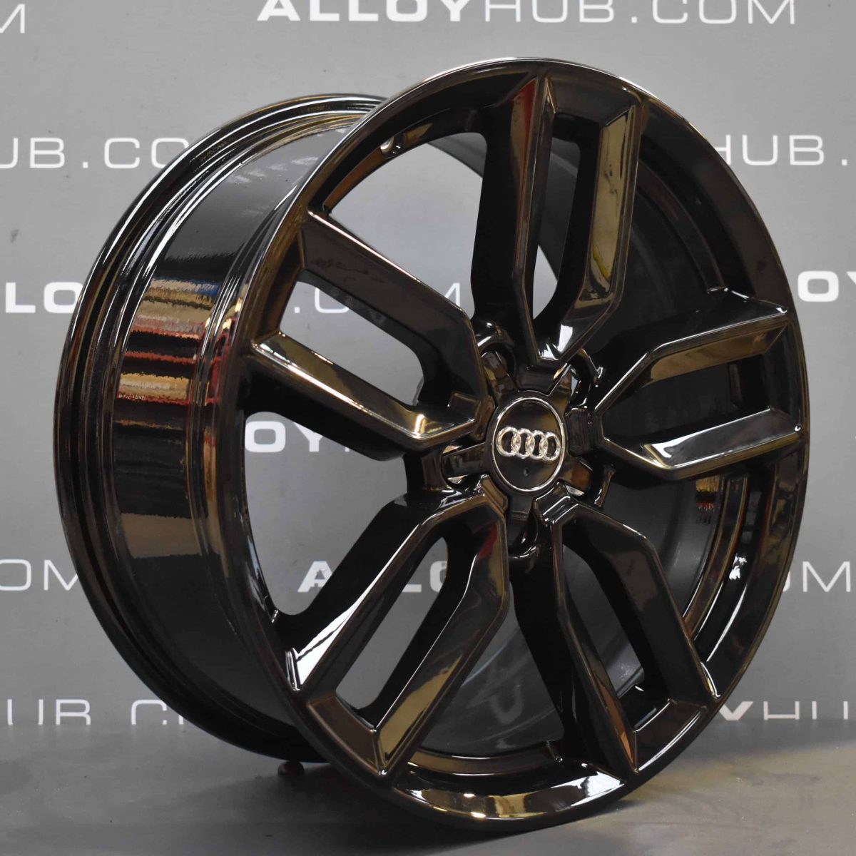 Genuine Audi S3 RS3 A3 8P 5 Twin Spoke 18" Inch Alloy Wheels with Gloss Black Finish 8V0 601 025 M