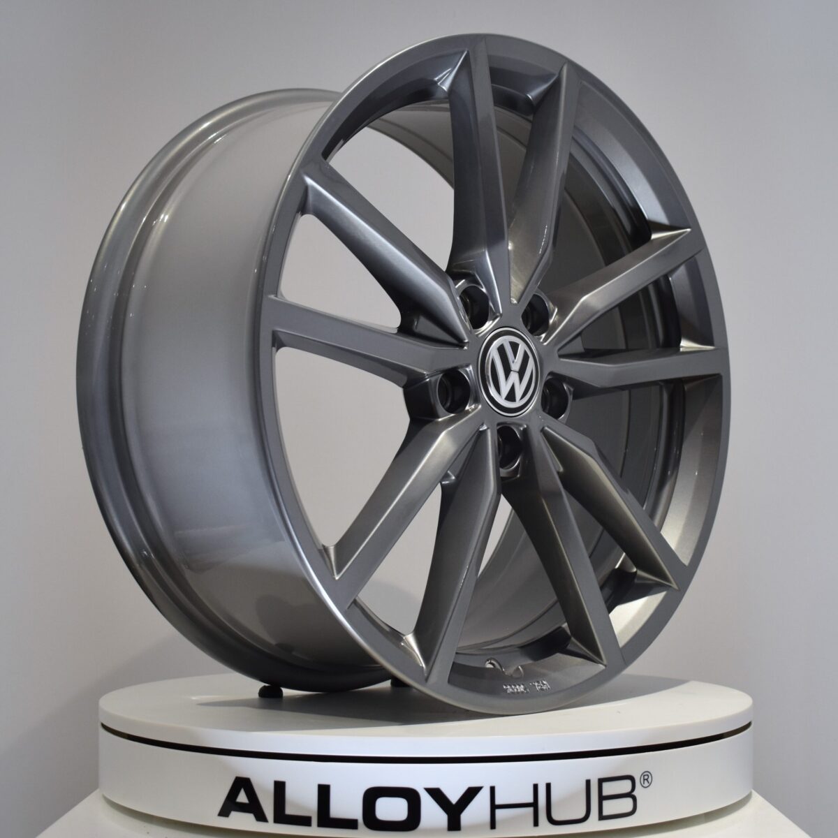 Genuine Volkswagen Golf MK7 MK8 R Line Pretoria 18" Inch Alloy Wheels with Grey Finish 5G0071498A