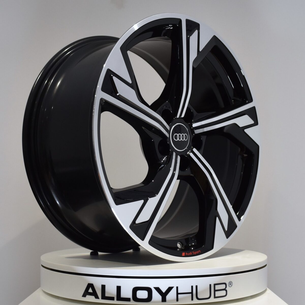 Genuine Audi A4 8W 5 Spoke Flag 19" Inch Alloy Wheels With Black and Diamond Turned Finish 8W0 601 025 EM