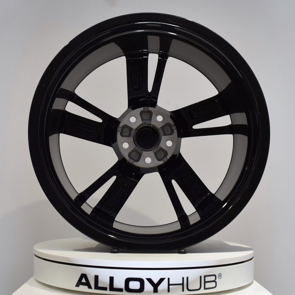 Genuine Audi RS3 8V Saloon 5 Spoke Blade 19" Inch Alloy Wheels with Black and Diamond Turned Finish 8V0 601 025 EP, 8V0 601 025 EL
