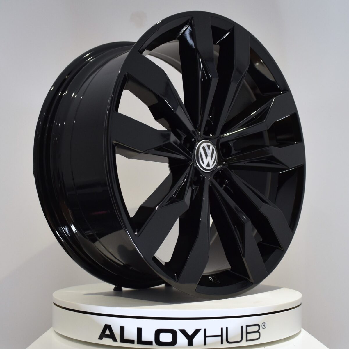 Genuine Volkswagen Tiguan Suzuka 20" Inch Alloy Wheels with Gloss Black Finish 5NA 601 025 G