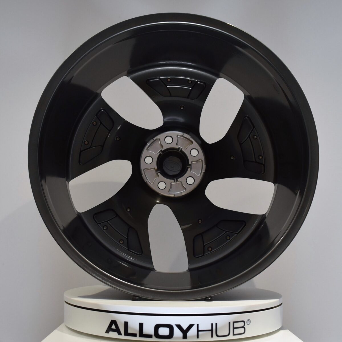 Genuine Land Rover Range Rover L460 Style 5128 5 Spoke 23" inch Alloy Wheels with Grey Finish and Carbon Inserts LR167475