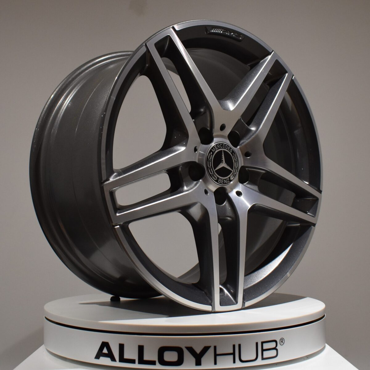 Genuine Mercedes-Benz E CLASS W212 18" inch 5 Twin Spoke Alloy Wheels with Grey & Diamond Turned Finish A2124010300 A2124010400