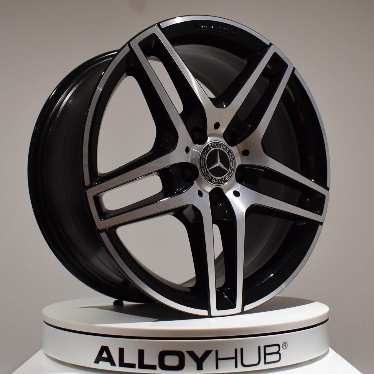 Genuine Mercedes-Benz E CLASS W212 18" inch 5 Twin Spoke Alloy Wheels with Gloss Black & Diamond Turned Finish A2124010300 A2124010400